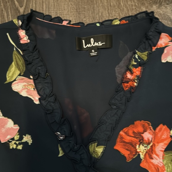 Navy Blue floral lulus dress - Picture 2 of 2